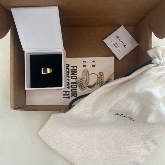 Mejuri Black Onyx 14K Solid Gold Ring Sz. 7 - Picture 3 of 16